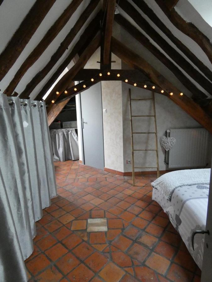 Maison De Charme Pres De Beauval Saint-Cyran-du-Jambot ภายนอก รูปภาพ