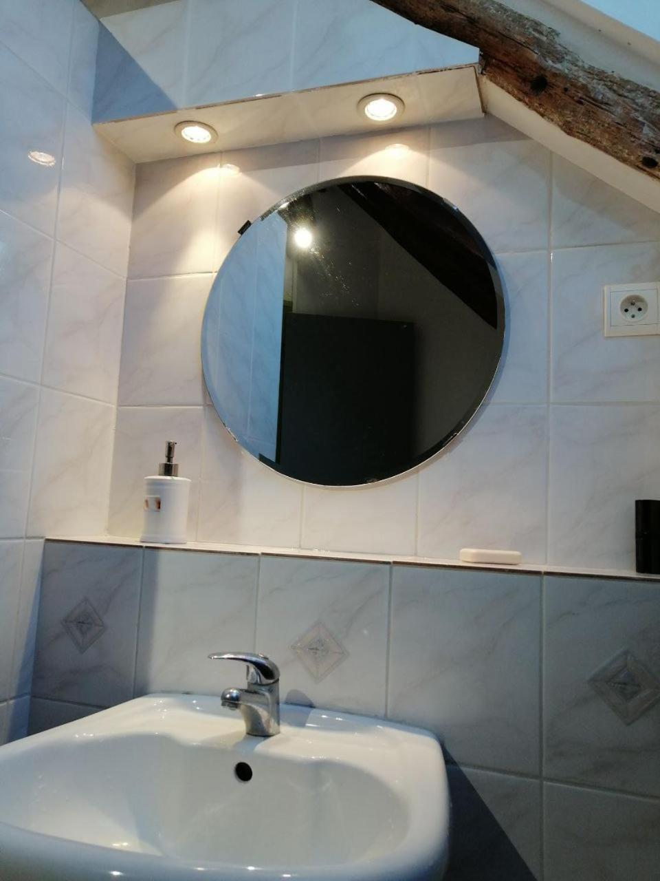 Maison De Charme Pres De Beauval Saint-Cyran-du-Jambot ภายนอก รูปภาพ